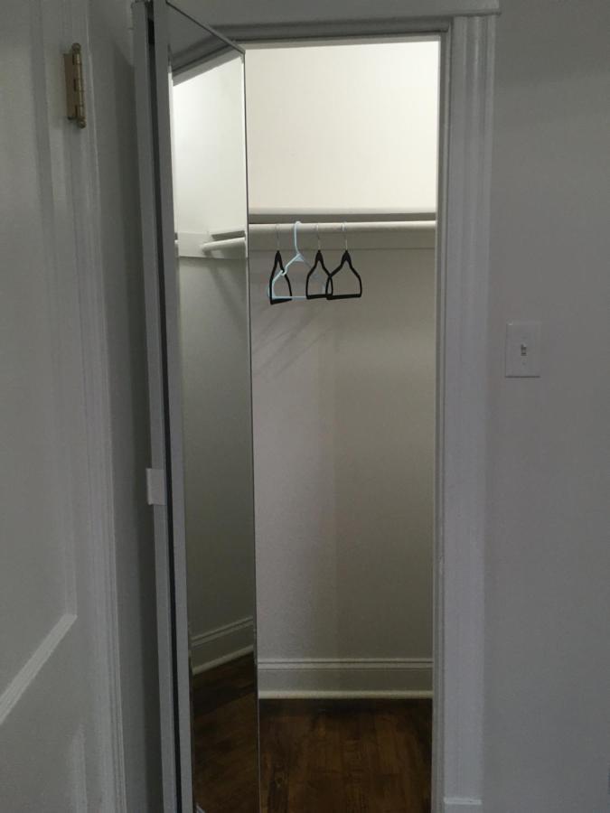 Logan Square Modern Apartment Chicago Bagian luar foto