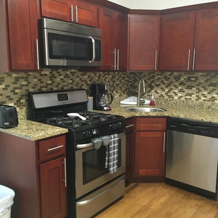 Logan Square Modern Apartment Chicago Bagian luar foto