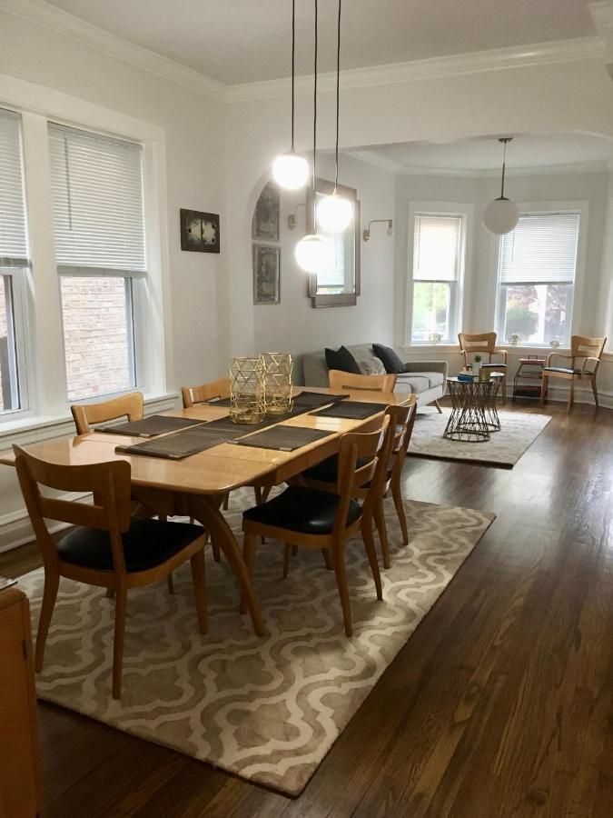 Logan Square Modern Apartment Chicago Bagian luar foto